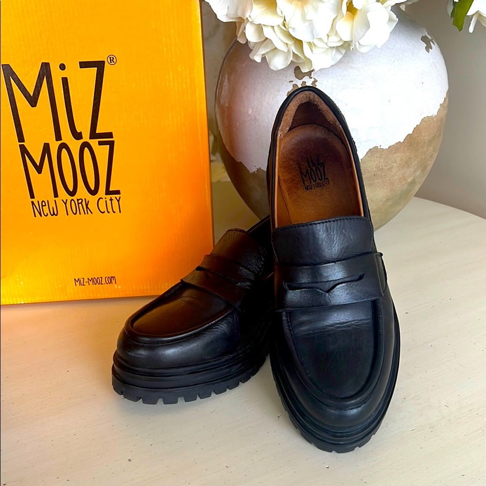 Miz Mooz Legend Black Ladies Loafers sz 38